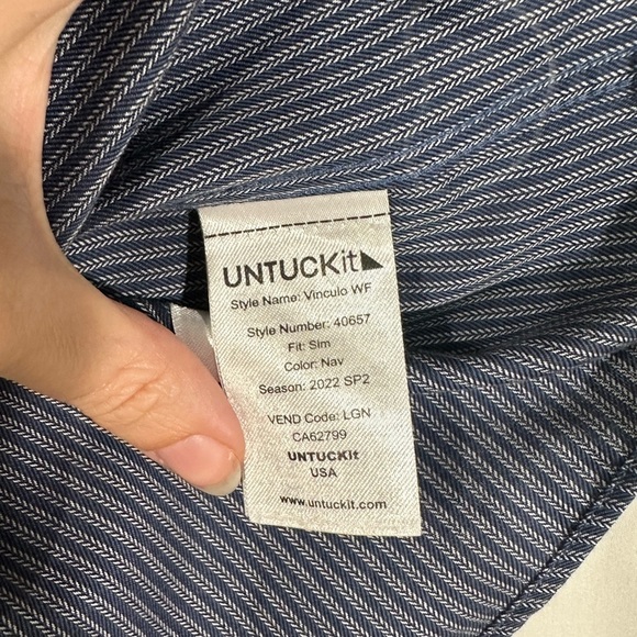 Untuckit Men’s Slim Fit Short Sleeve Shirt - Navy Pinstripe - Size Large - Picture 5 of 5